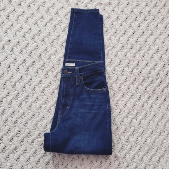 LEVI'S Urban Outfitters High Waisted Mom Jean in "Winter Cloud" Limited Edition - Picture 12 of 16